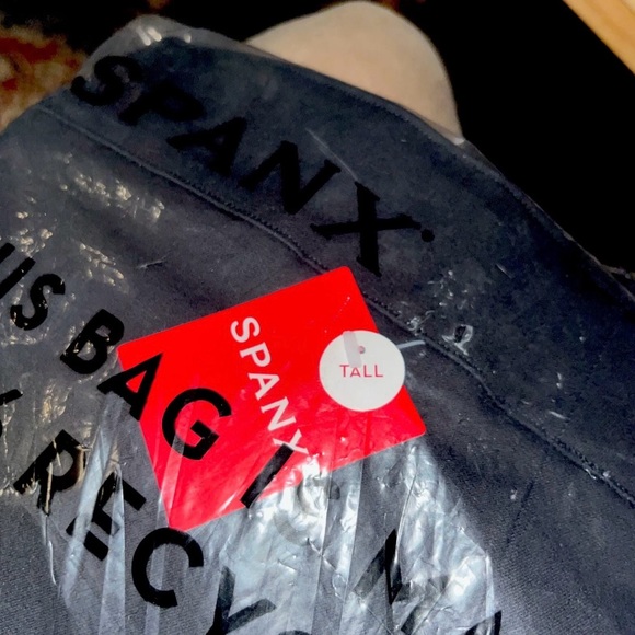 NWT New Spanx On-the-Go Ankle Slim Straight Pants in BLACK, Plus Size 2X Tall - Picture 3 of 9